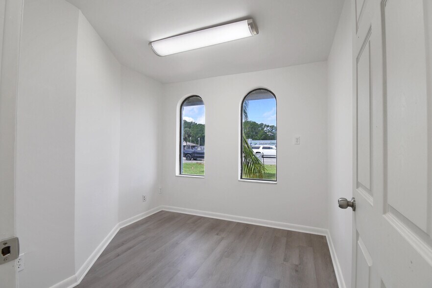 More Photos Of 2528-2530 Us-1, Saint Augustine Loft Creative Space For Lease