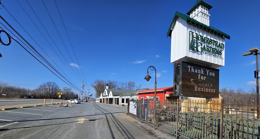 More Photos Of 5580 DuPont Pky, Smyrna Unknown For Lease