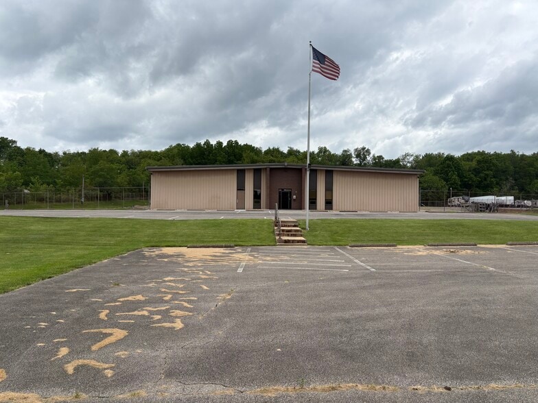Primary Photo Of 160 Unionville Rd, Butler Light Distribution For Sale