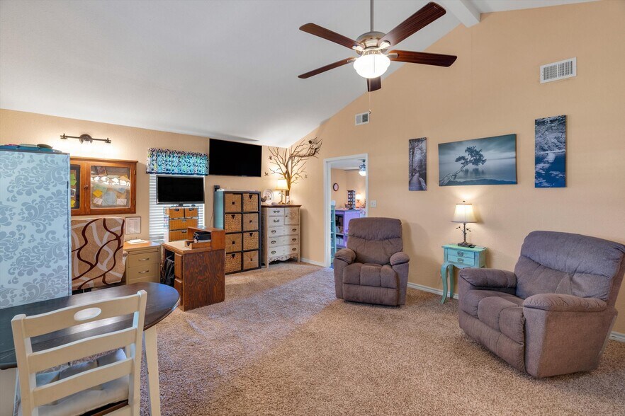 More Photos Of 5236 US-67 Hwy, Alvarado Freestanding For Sale