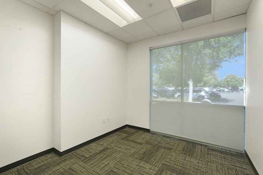 More Photos Of 2140 W Grant Line Rd, Tracy Office For Sale
