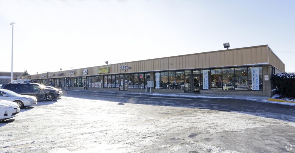 Primary Photo Of 678-700 Bonded Pky, Streamwood Light Distribution For Lease