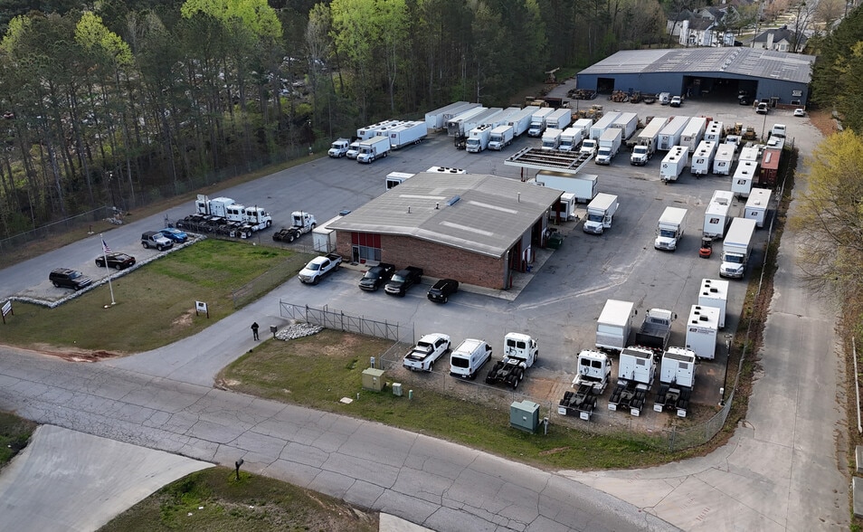 More Photos Of 43 Bellamy Ct, Stockbridge Warehouse For Lease