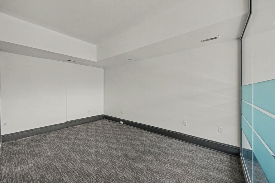 More Photos Of 110 Clarence St, Ottawa Office For Lease