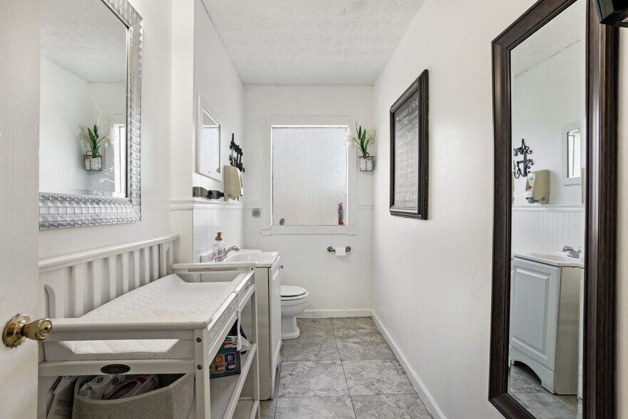 More Photos Of 7345 W Fayetteville Rd, Riverdale Recycling Center For Sale