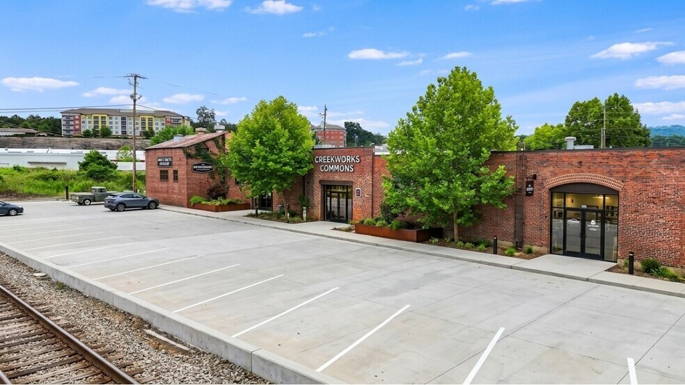 More Photos Of 9 Reed St, Asheville Showroom For Sale