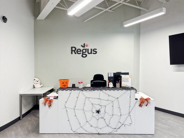 More Photos Of 1601 West Lakes Pky, West Des Moines Coworking Space
