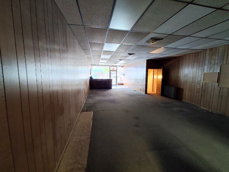 More Photos Of 6615 Fresh Pond Rd, Ridgewood Apartments For Lease