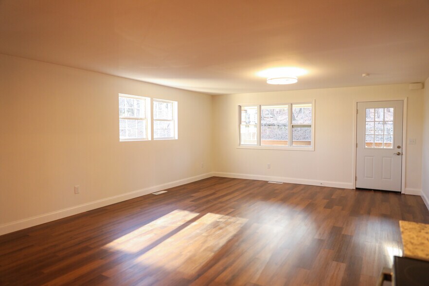 More Photos Of 643 Highway 9 S, Dawsonville Office Residential For Sale