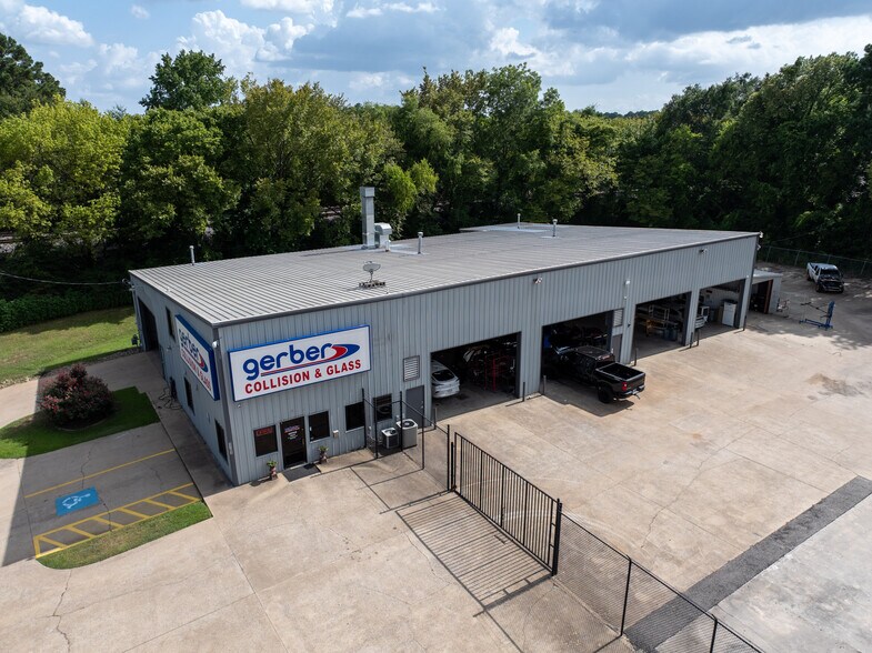 More Photos Of 3045 W Loop 281, Longview Auto Repair For Sale