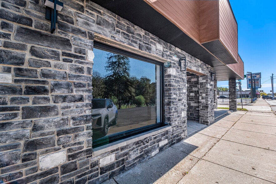 More Photos Of 30100 Woodward Ave, Royal Oak Storefront Retail Office For Lease