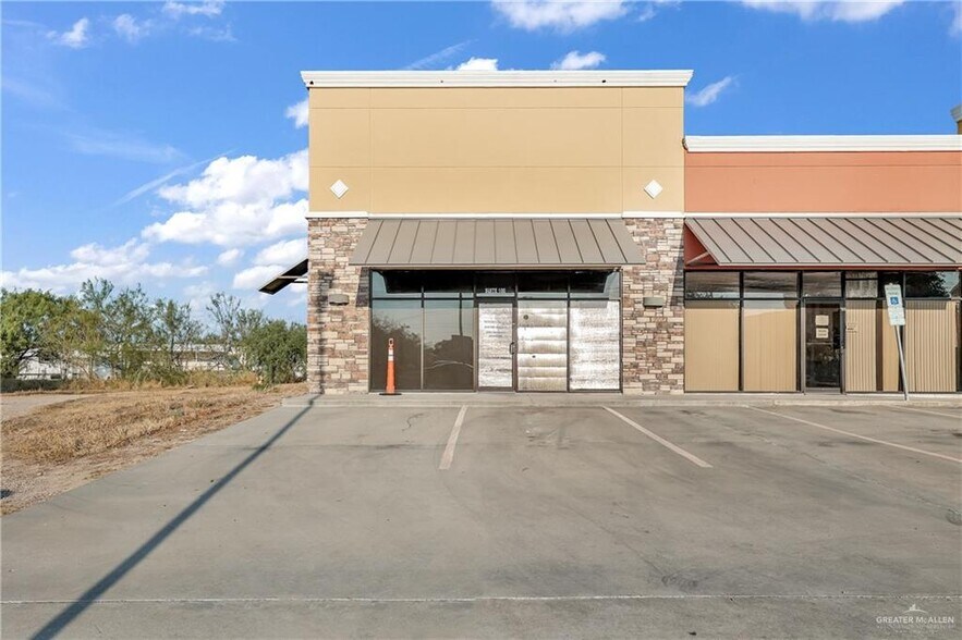 More Photos Of 2507 US Highway 281, Pharr Storefront For Sale