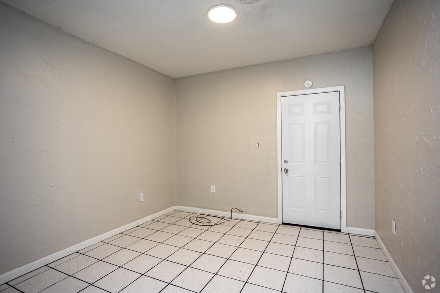 More Photos Of 2215 Buffalo Trl, Morristown Apartments For Sale