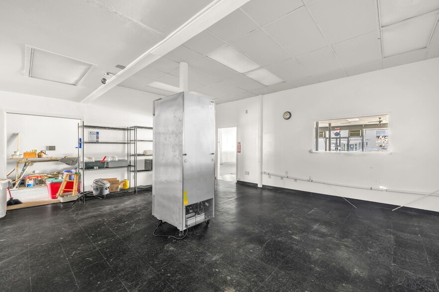 More Photos Of 128 S Scales St, Reidsville Storefront Retail Office For Sale
