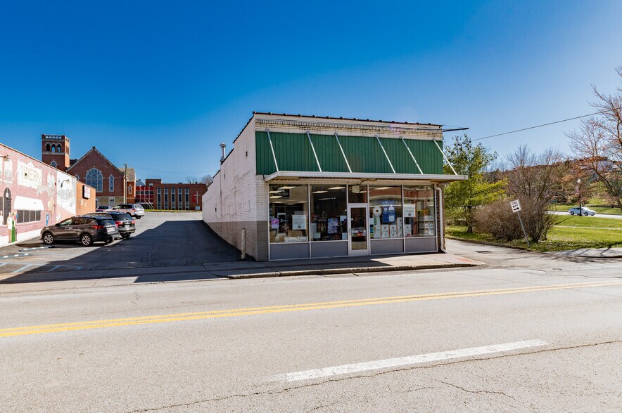 More Photos Of 307 Merchant St, Fairmont Freestanding For Sale