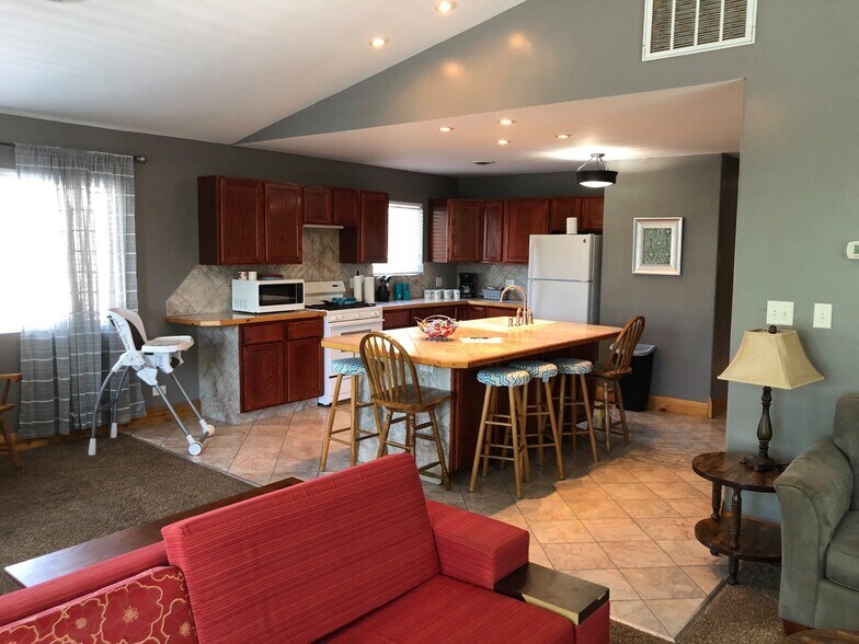 More Photos Of 5088 E Indiana Beach Rd, Monticello Hotel For Sale