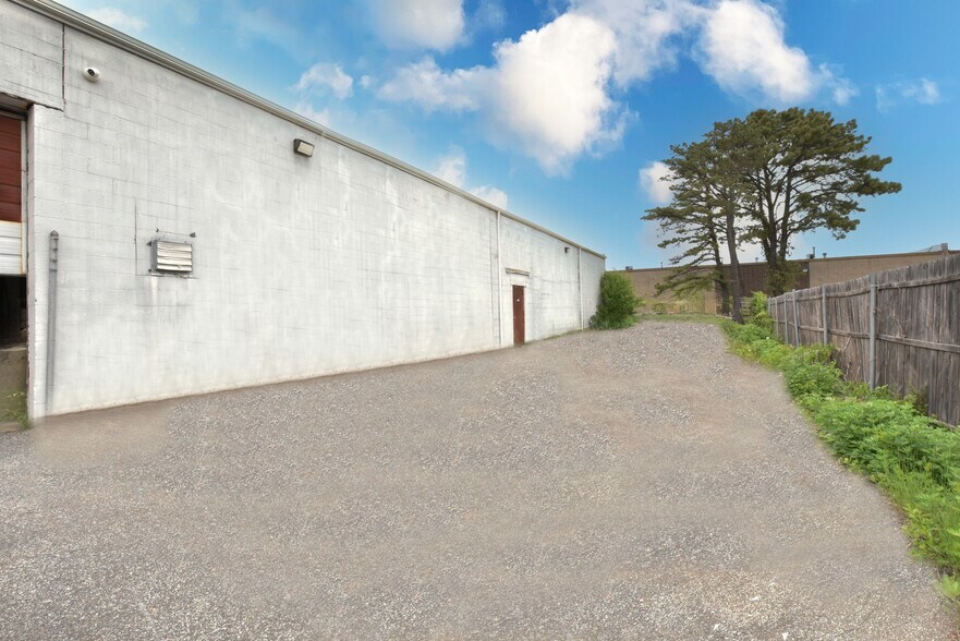 More Photos Of 1565 Ocean Ave, Bohemia Manufacturing For Sale