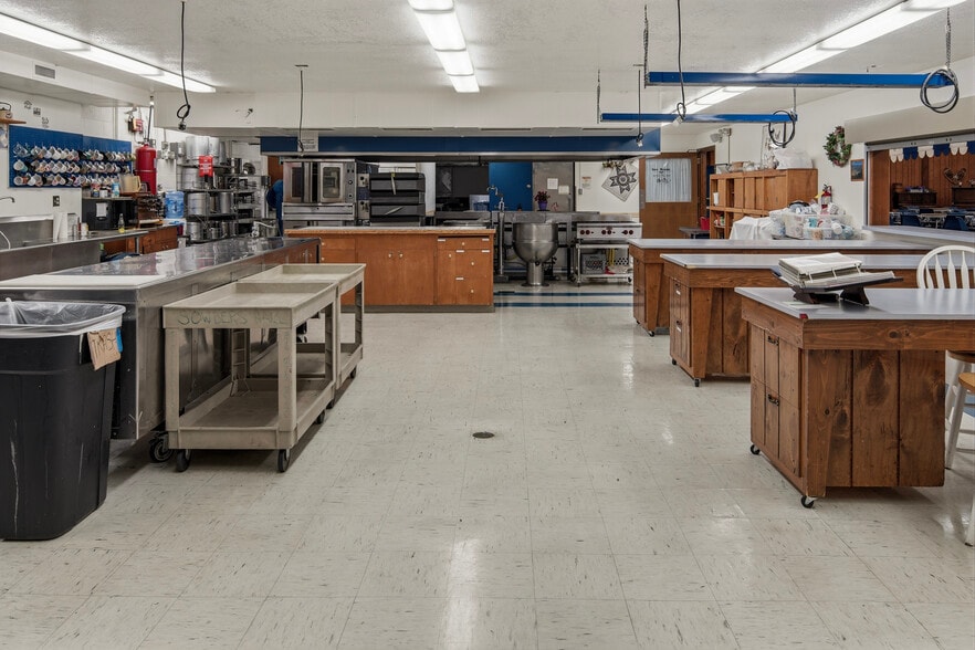 More Photos Of 10060 SW Walker Rd, Beaverton Religious Facility For Sale
