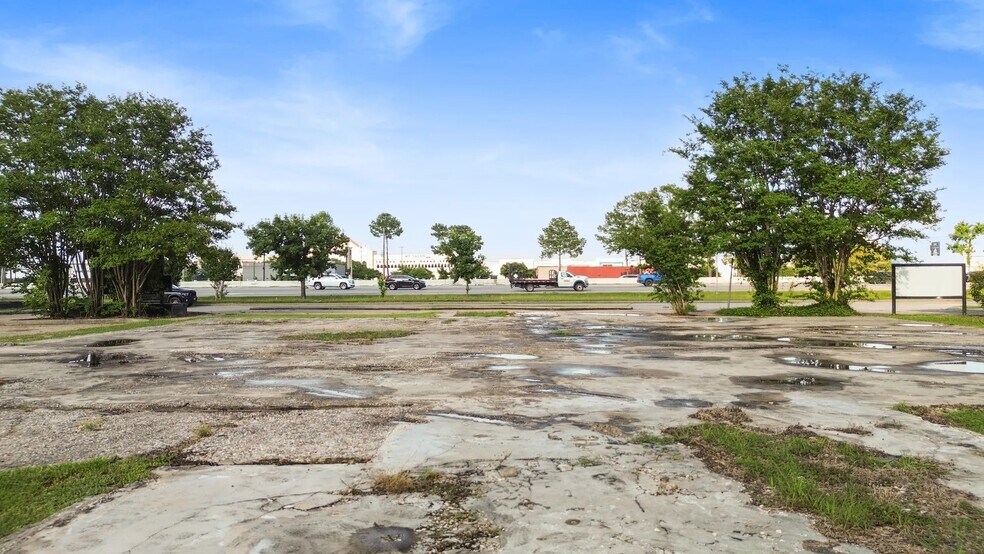 More Photos Of 29801-29811 Interstate 45, Spring Land For Sale