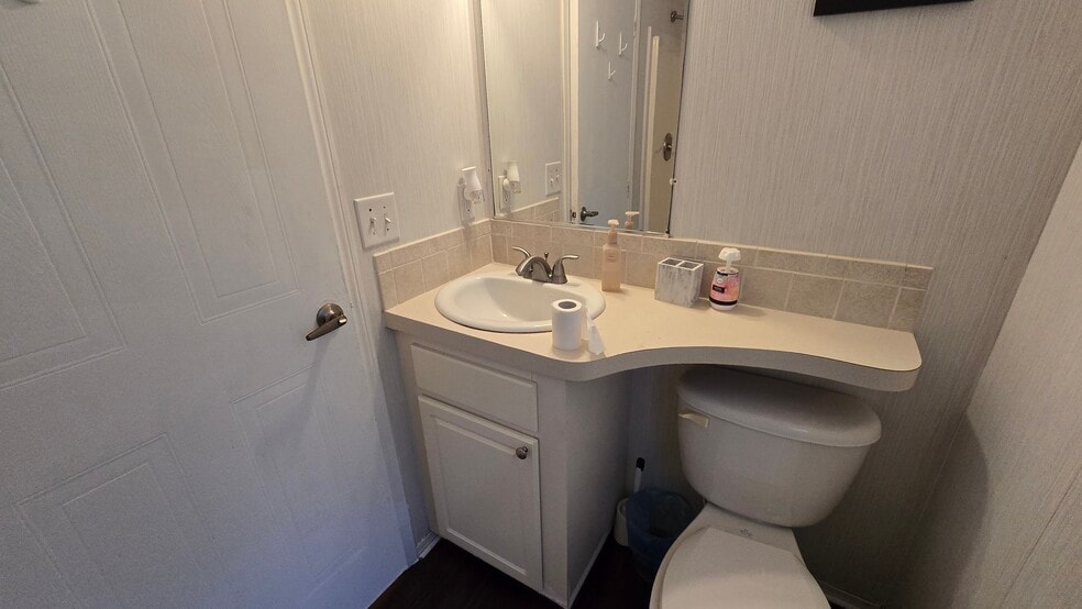 More Photos Of 44 Crawford Dr, Lake Placid Manufactured Housing Mobile Home Park For Sale