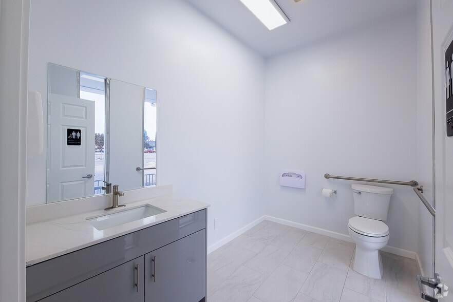 More Photos Of 5223 N El Dorado St, Stockton Office For Lease