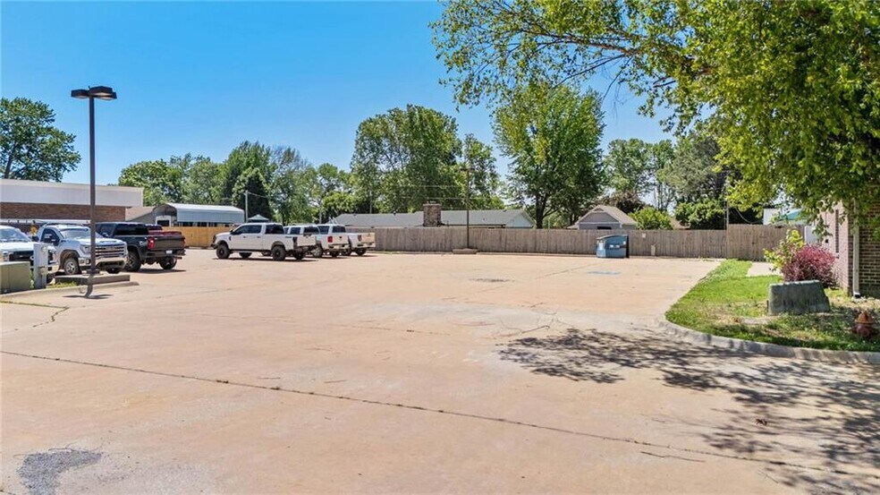 More Photos Of 185 Rebecca St, Gentry Office For Sale
