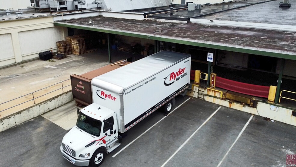 More Photos Of 12 Bridge St, Deep River Light Manufacturing For Sale