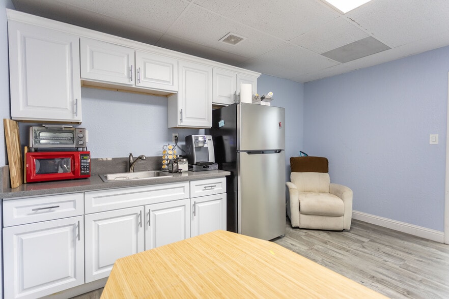 More Photos Of 3838 Watt Ave, Sacramento Medical For Lease