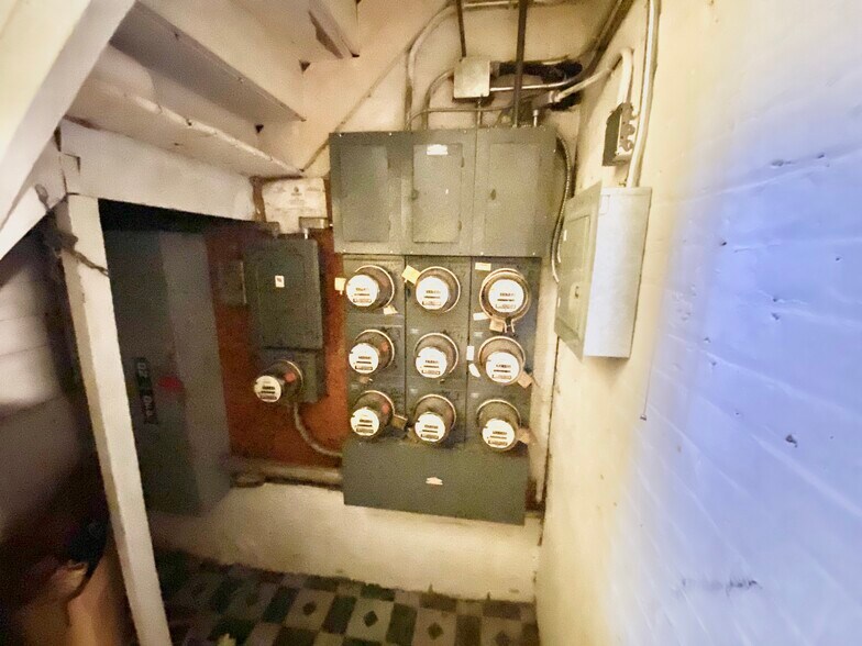 More Photos Of 24 Avenue Ditmars Steinway, Astoria Apartments For Sale