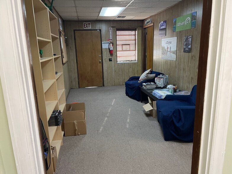 More Photos Of 1947 Bancroft St, Charlotte Warehouse For Lease