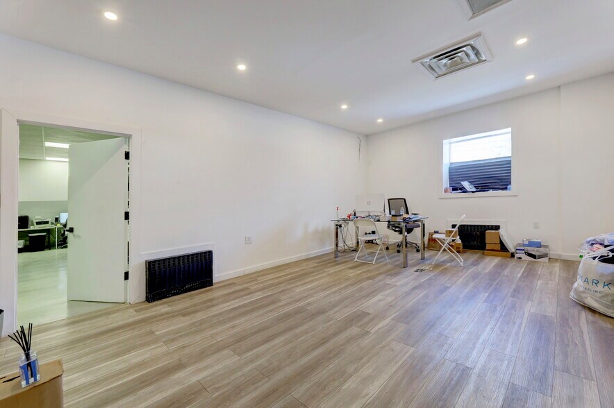 More Photos Of 174 Main Ave, Wallington Warehouse For Sale