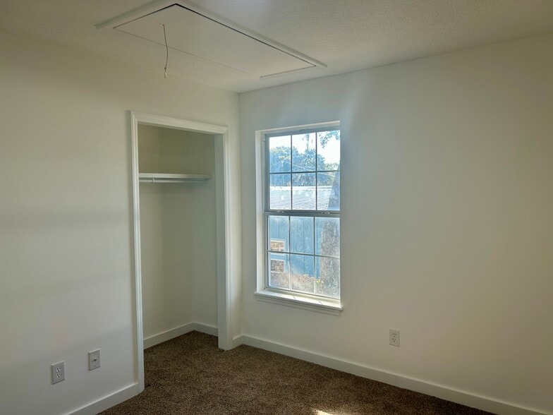 More Photos Of 1477 S 8th St, Fernandina Beach Office For Lease