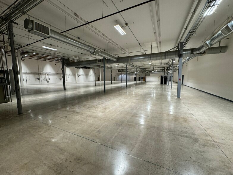 More Photos Of 809 Calle Plano, Camarillo Manufacturing For Lease
