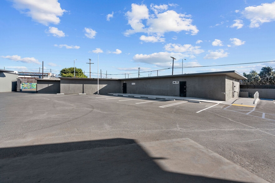 More Photos Of 3170 E 11th St, Los Angeles Warehouse For Lease