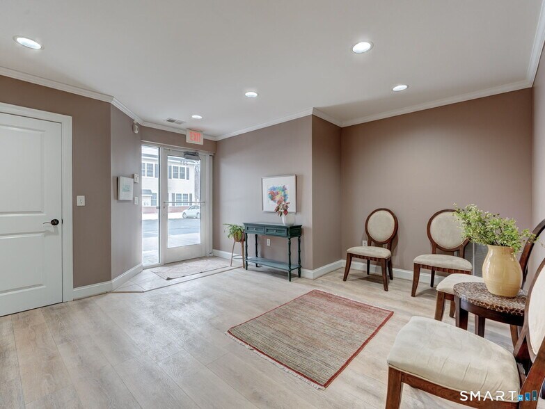 More Photos Of 225 Oakland Rd, South Windsor Office For Sale