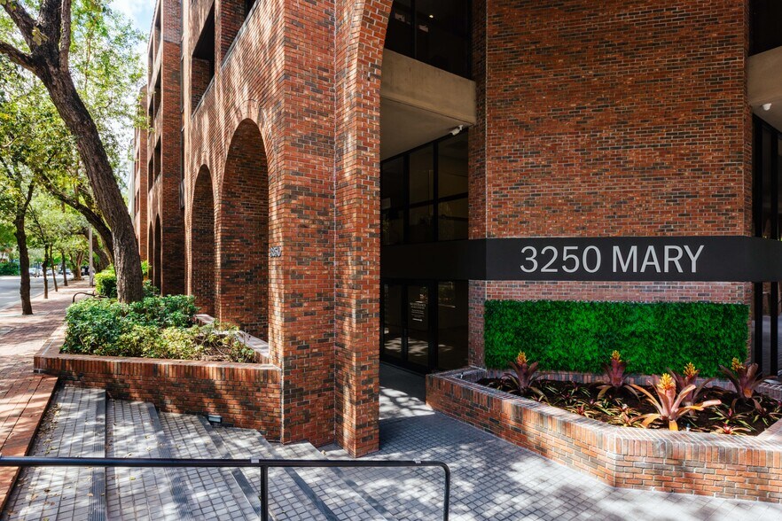 More Photos Of 3250 Mary St, Coconut Grove Office For Lease