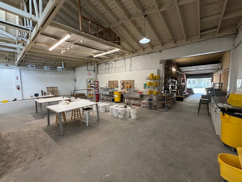 More Photos Of 450 S Raymond Ave, Pasadena Warehouse For Sale