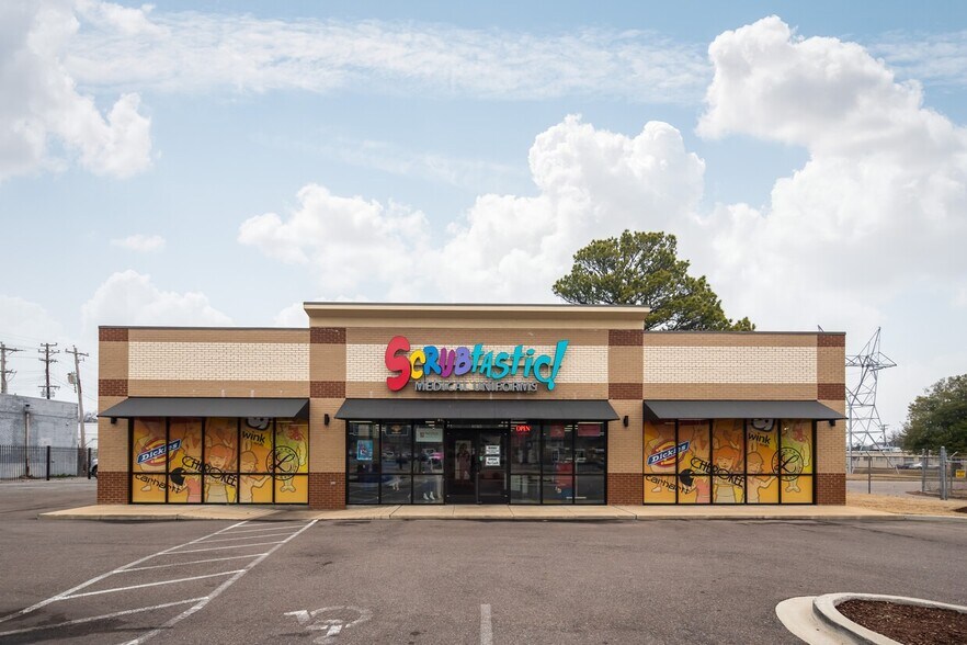 More Photos Of 2870 Poplar Ave, Memphis Storefront For Sale