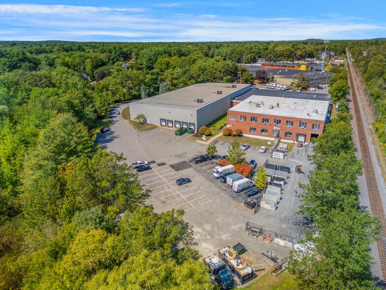 More Photos Of 5 Waltham St, Wilmington Warehouse For Lease