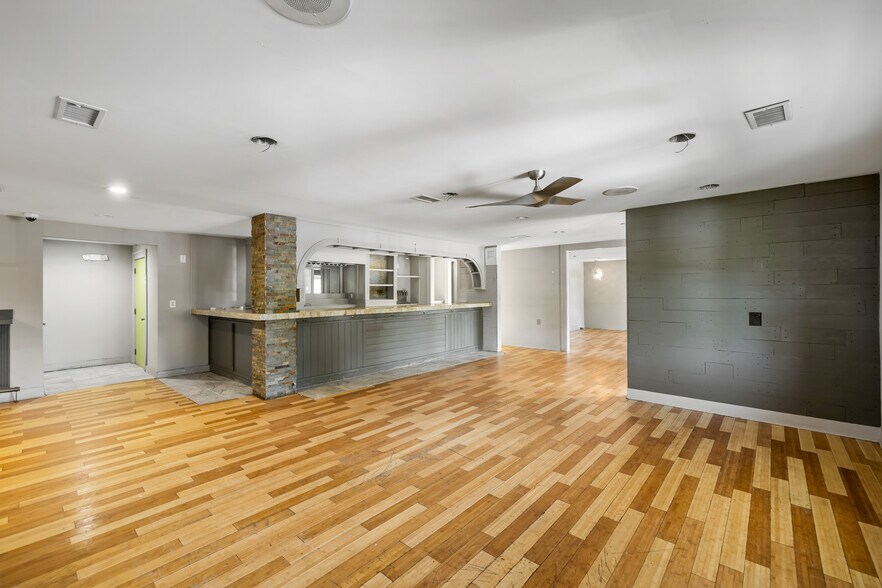 More Photos Of 1001 Landfall Way, Johns Island Storefront Retail Office For Sale