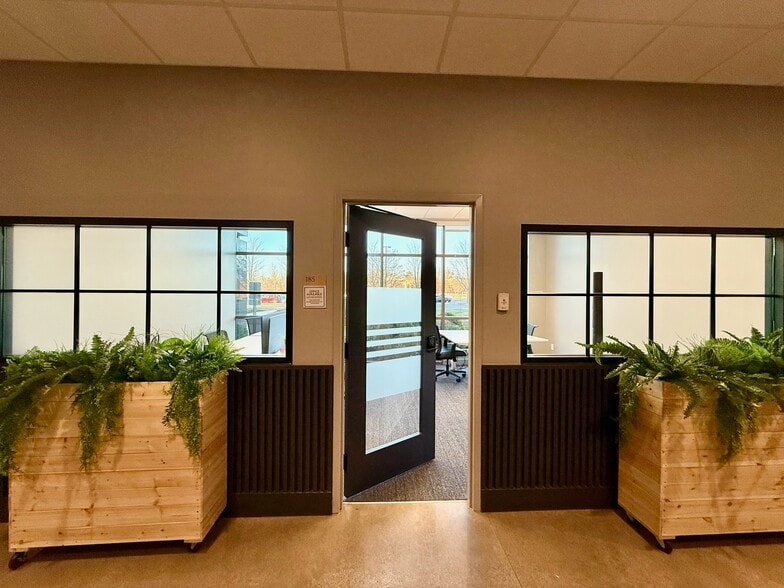 More Photos Of 7775 Walton Pky, New Albany Coworking Space