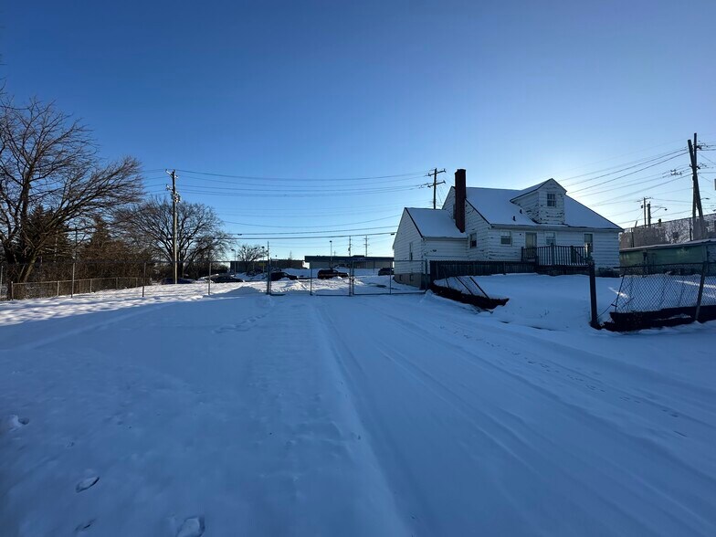 More Photos Of 7200 Colerain Ave, Cincinnati Industrial For Sale
