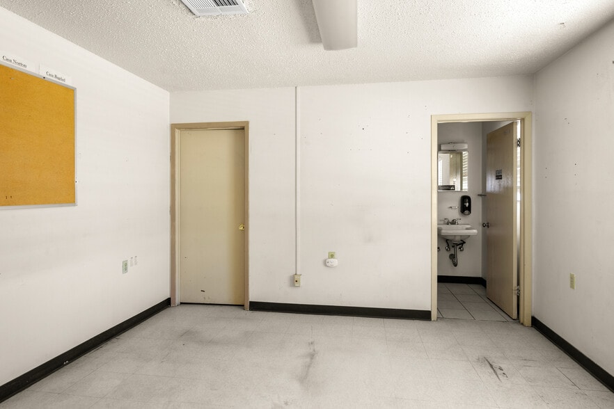 More Photos Of 5314 Blanco Ave, El Paso Office Residential For Sale