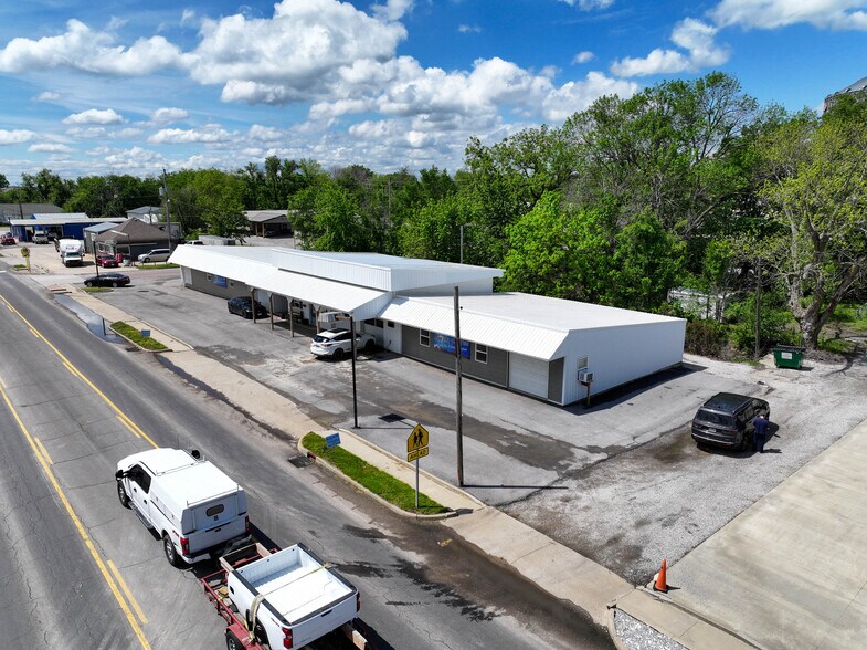 More Photos Of 104 N Orange St, Butler Freestanding For Lease