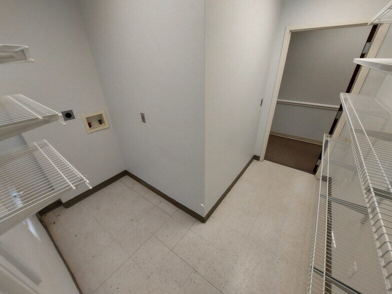 More Photos Of 5015 Southpark Dr, Durham Medical For Lease