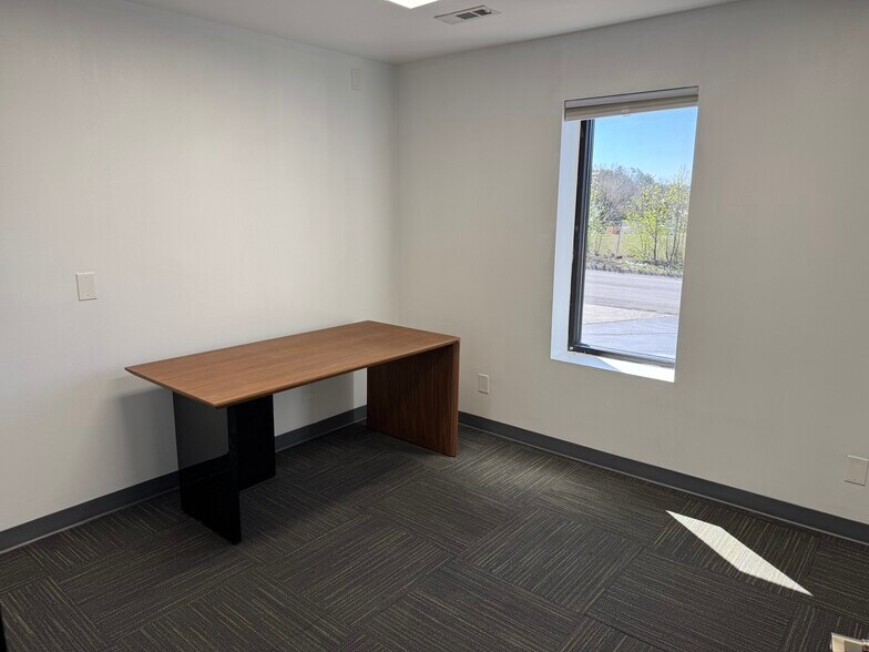 More Photos Of 2029 Brookside Ln, Kingsport Industrial For Sale