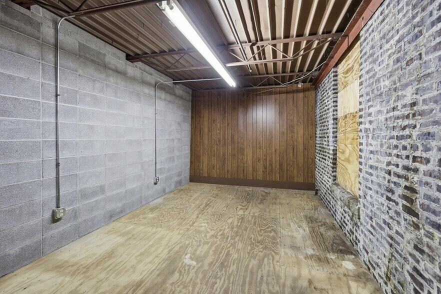 More Photos Of 117 E 4th St, Joplin Office For Sale