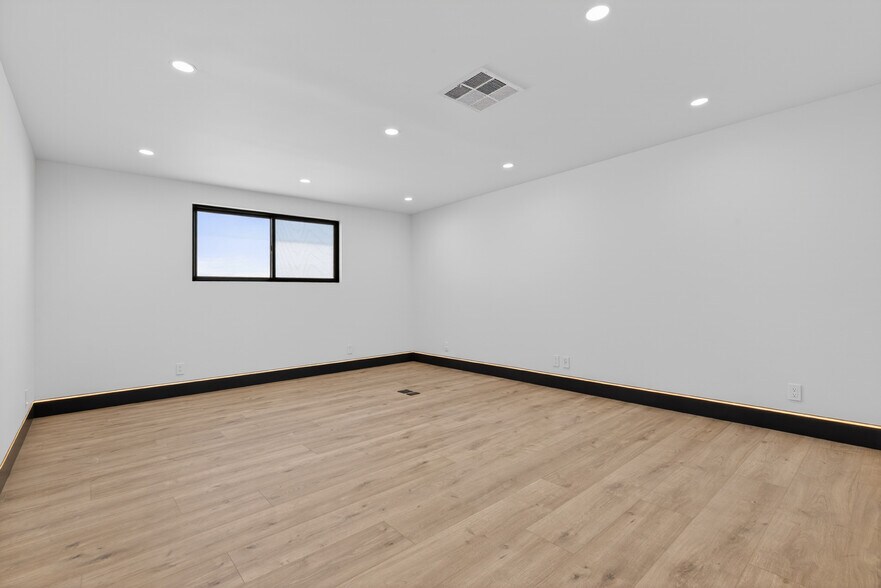 More Photos Of 703 S Main St, Burbank Food Processing For Sale
