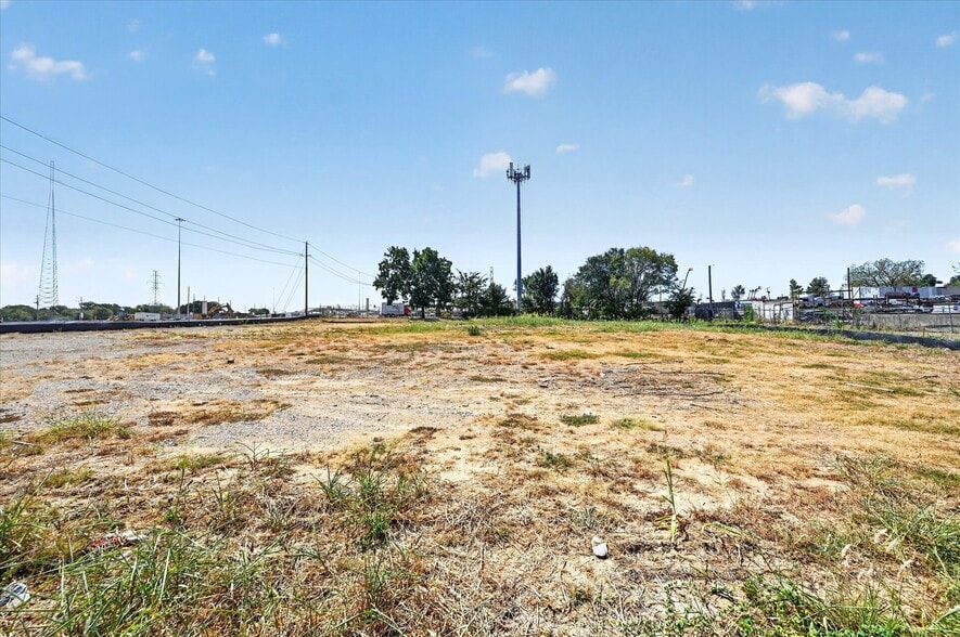More Photos Of 5600 E Loop 820 S, Fort Worth Land For Sale