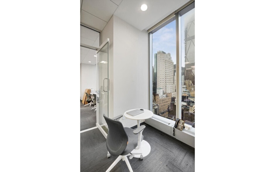 More Photos Of 50 W 47th St, New York Office Residential For Sale